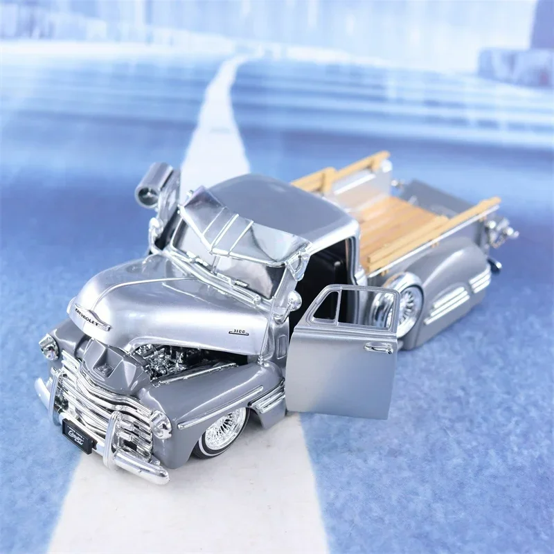 Miniatura Chevrolet Pickup Escala 1:24 Metal de 1951